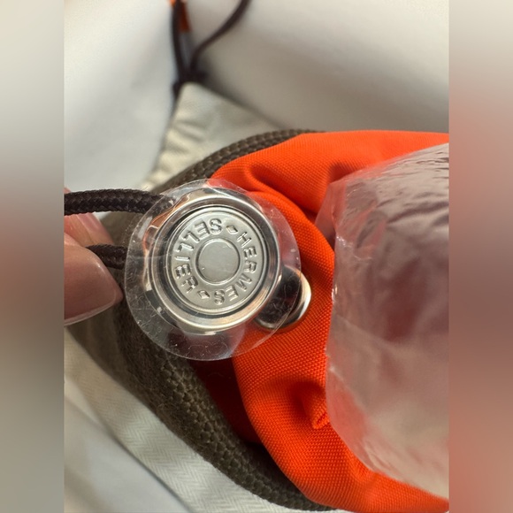 New Hermes On-The-Go Grooming Bag Dog Pouch Candy Case Bag Charm Kaki / Feu - Picture 5 of 7